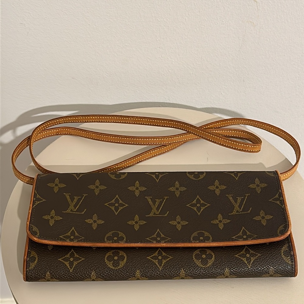 Louis Vuitton GM Twin Pouchette